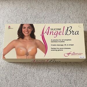 Silicone Angel Strapless Adhesive Bra - Nude Brand New/Never Worn
